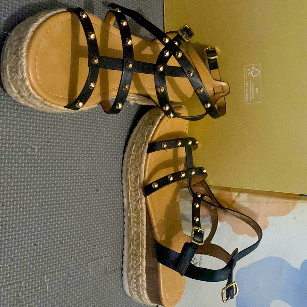 Strapped platforms